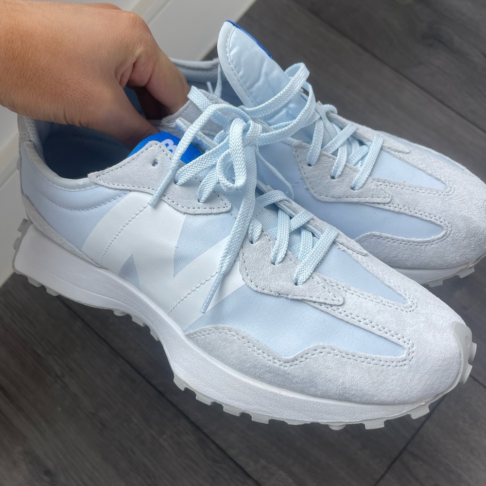 New Balance 327 Sneakers